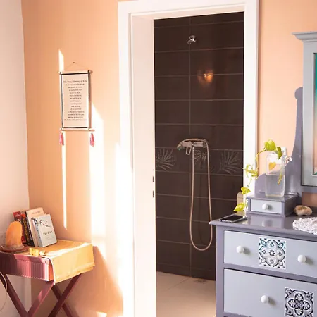 Paradise Gardens Πανσιόν