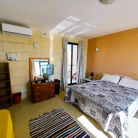 Paradise Gardens 招待所 2*