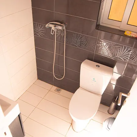 Paradise Gardens 招待所 2*